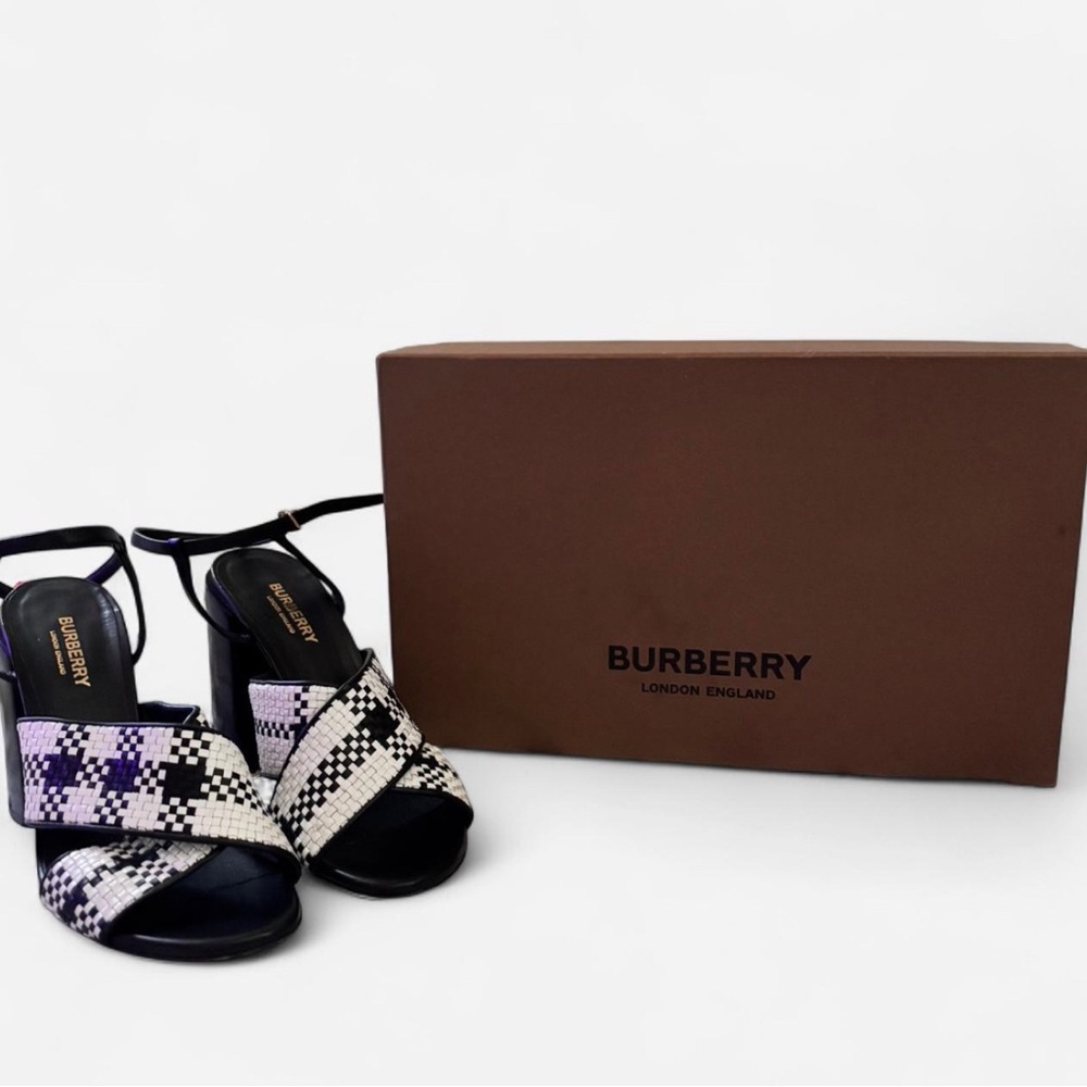Burberry Women's Black and White Sandals
